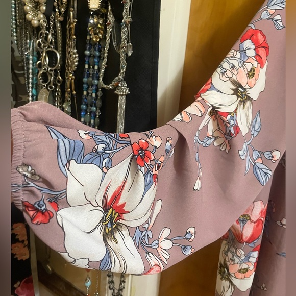 Floral V-Neck Blouse -Dusty Mauve - Picture 6 of 8